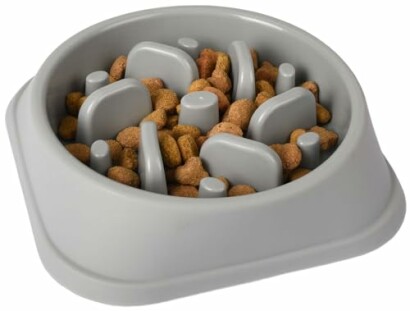 Gamelle grise pour chien avec obstacles pour ralentir l'alimentation.